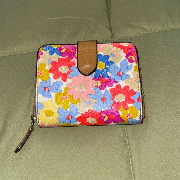 Early 2000s floral coach wallet - Picture 2 of 2
